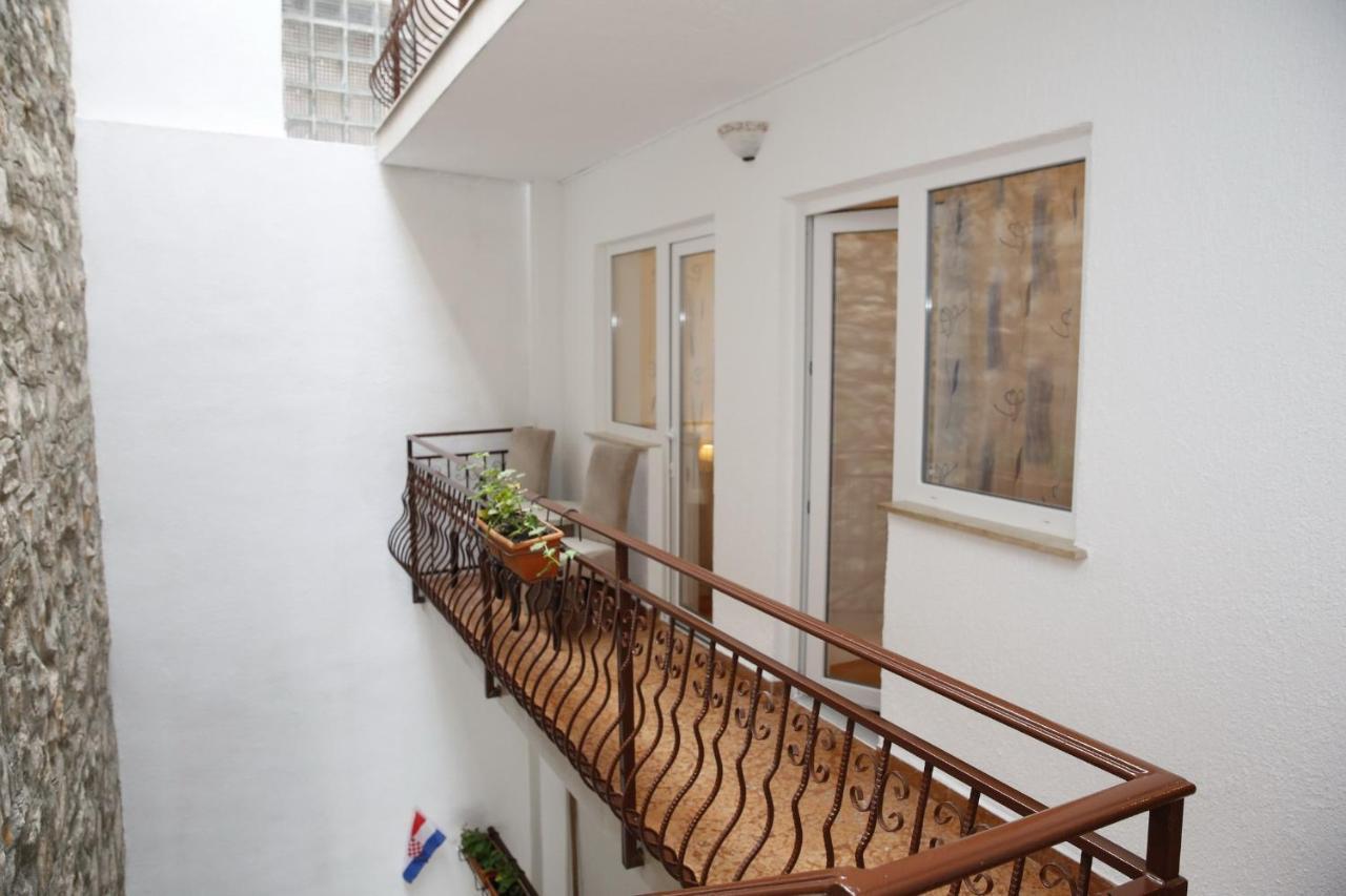 City Center Suites Vodice Bagian luar foto